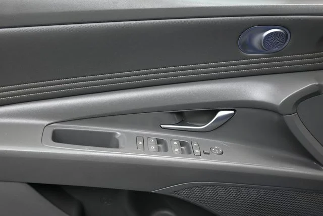 Used 2024 Blue Hyundai SEL image 7