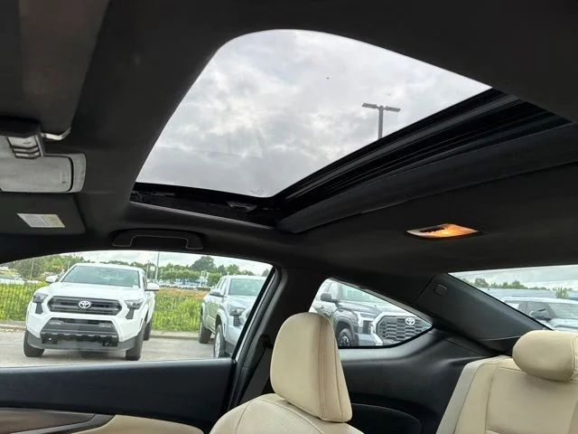 Used 2016 White Honda EX-L image 7