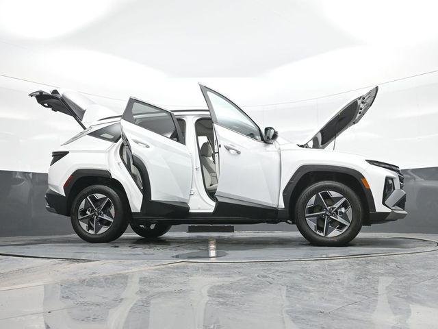 New 2026 White Hyundai SEL Premium AWD image 31