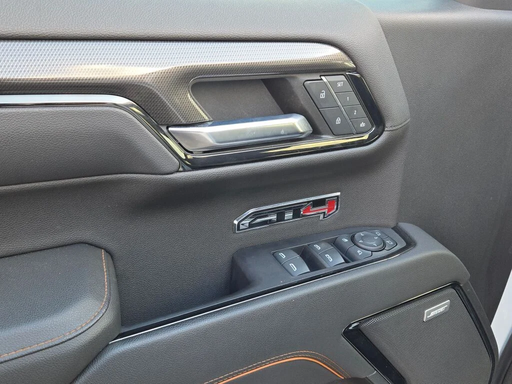 Used 2022 White GMC AT4 image 23