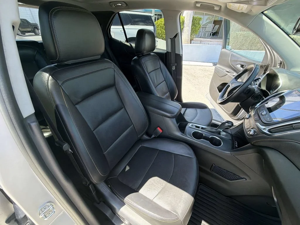 Used 2018 SILVER ICE METALLIC Chevrolet Premier image 35