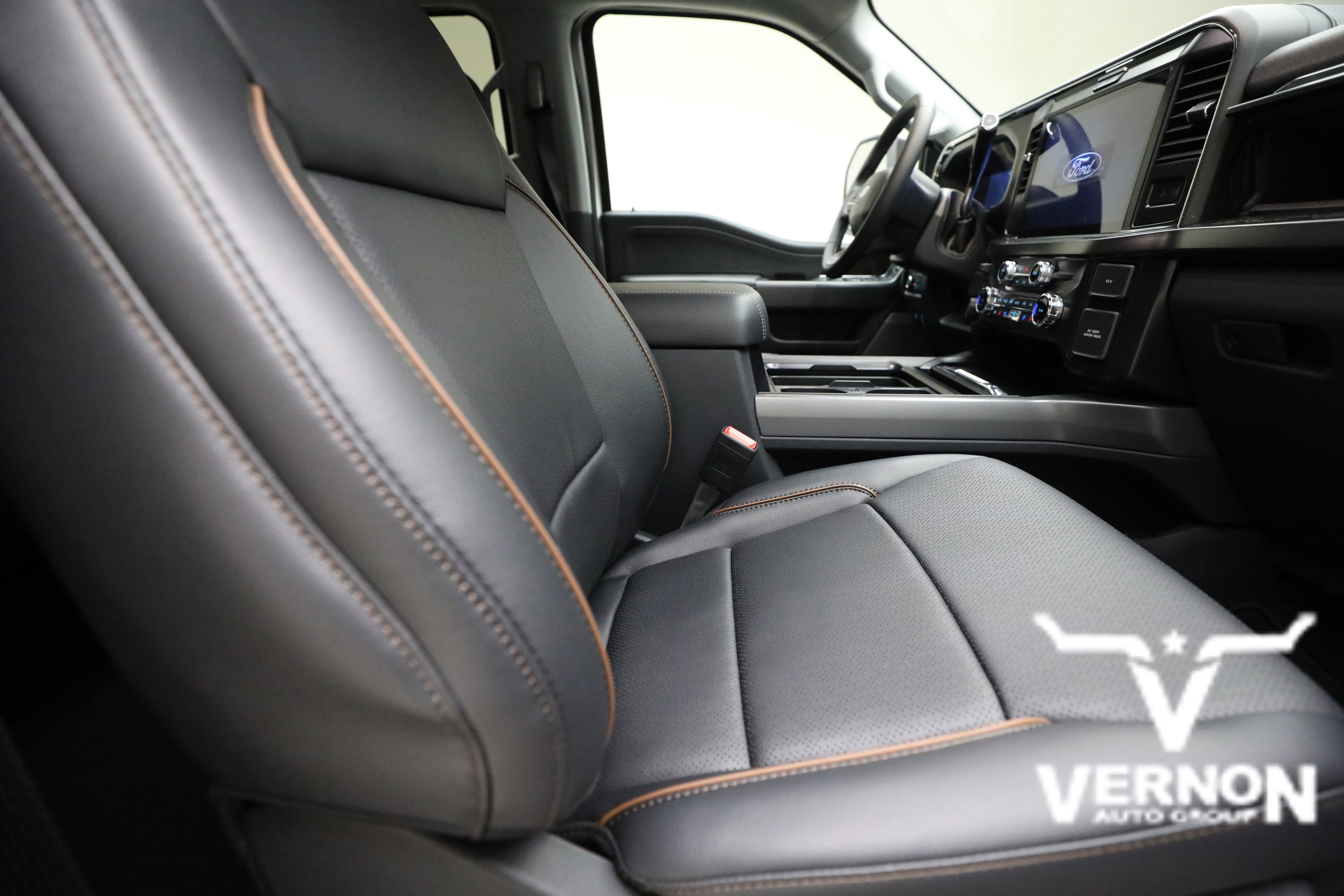 New 2026 Star White Metallic Tri-Coat Ford  image 11
