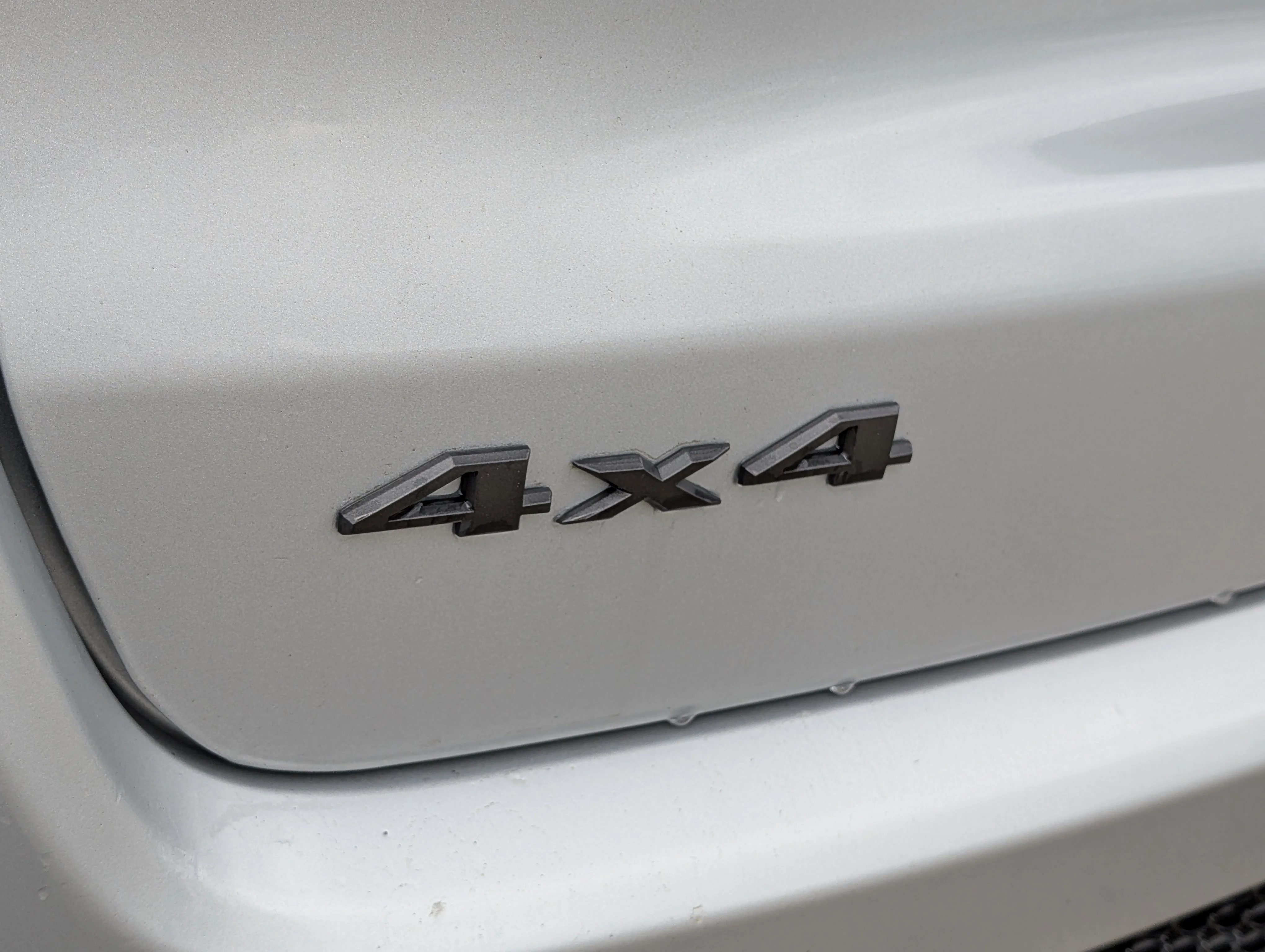New 2026 Silver Zynith Metallic Jeep North image 15