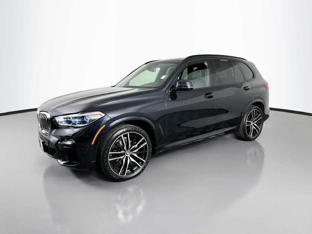 Used 2021 Carbon Black Metallic BMW xDrive40i image 4