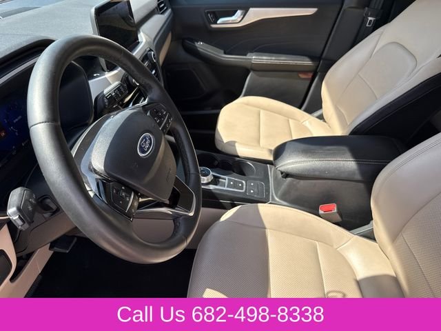 Used 2022 Red Ford SEL image 19