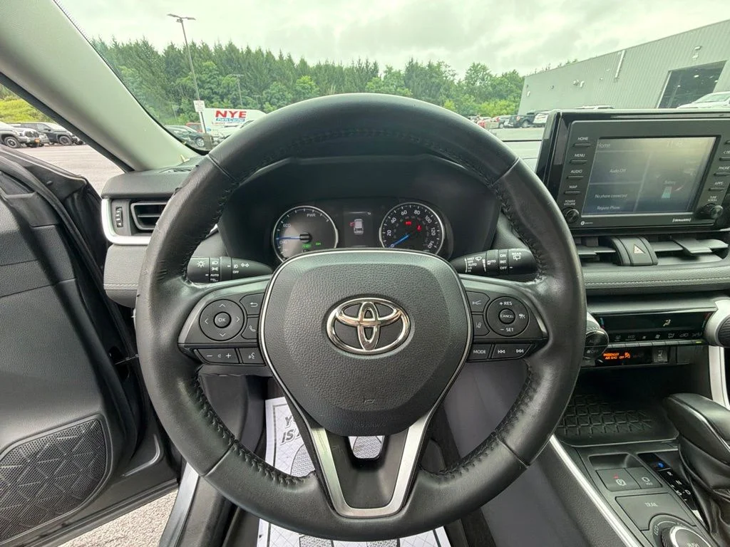 Used 2021 Gray Toyota XLE image 29
