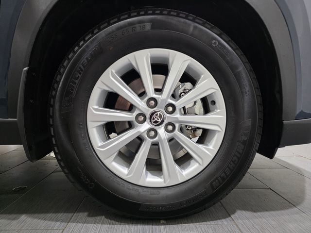 Used 2026 White Toyota XLE image 25