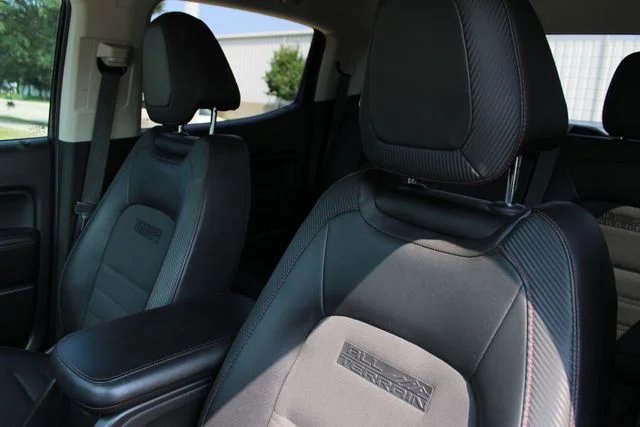 Used 2015 Black GMC SLE1 image 21