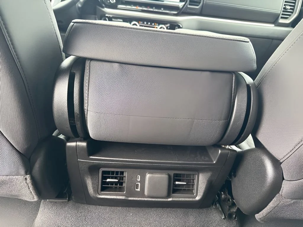 Used 2026 Onyx Black GMC Elevation image 13