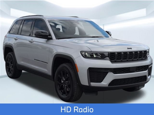 New 2026 Silver Zynith Exterior Paint Jeep Altitude image 9