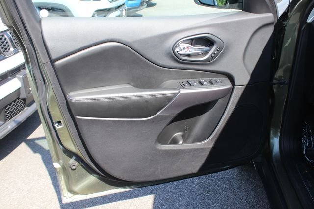 Used 2019 Green Jeep Limited image 18