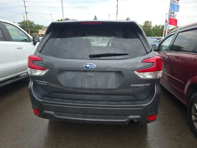 Used 2023 Gray Subaru Premium image 9
