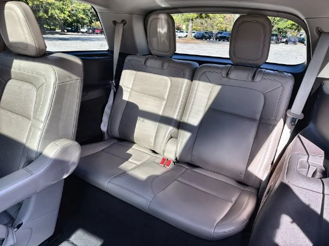 Used 2022 White Lincoln Reserve image 24