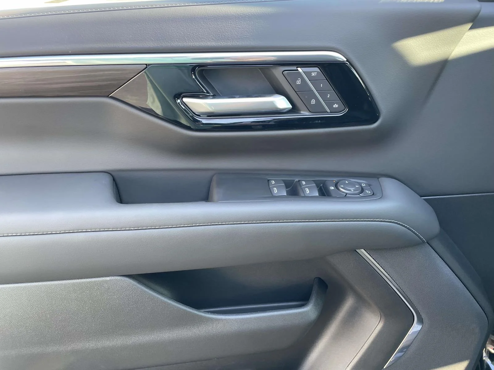 New 2027 Black Chevrolet Z71 image 17