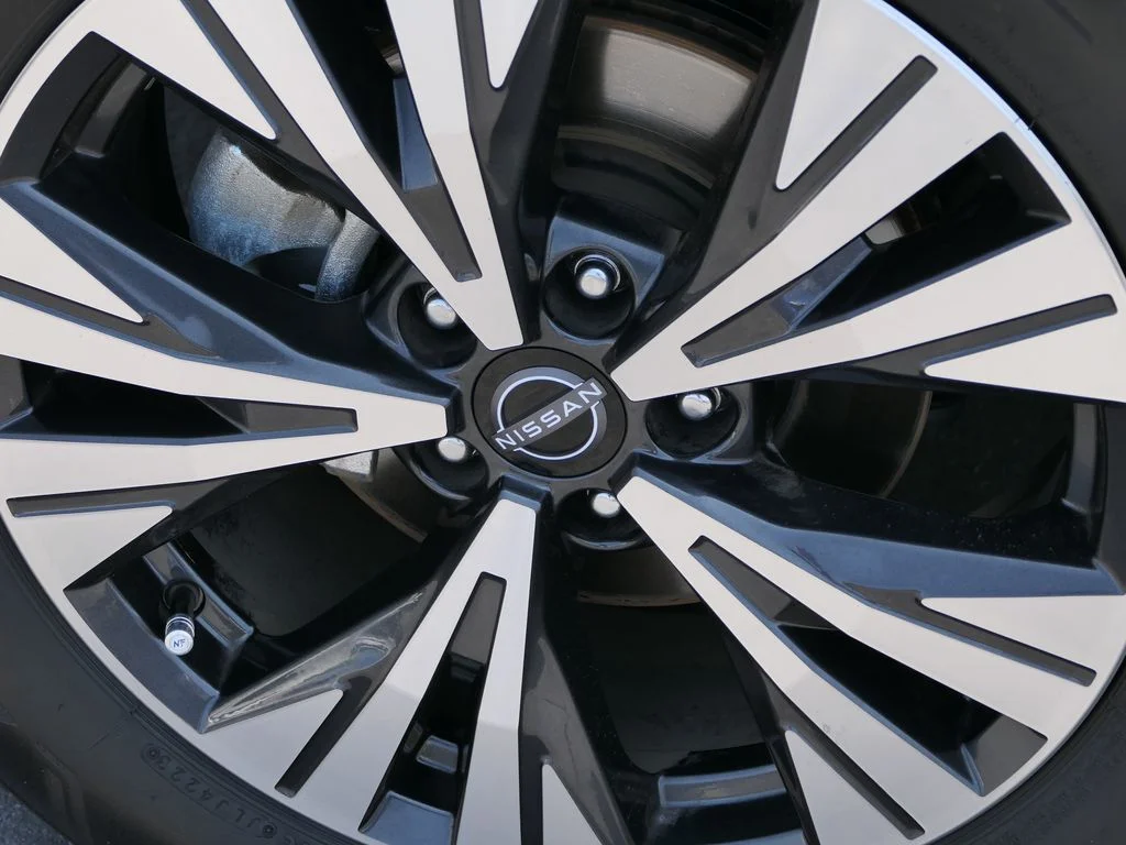 Used 2023 Blue Nissan SV image 10