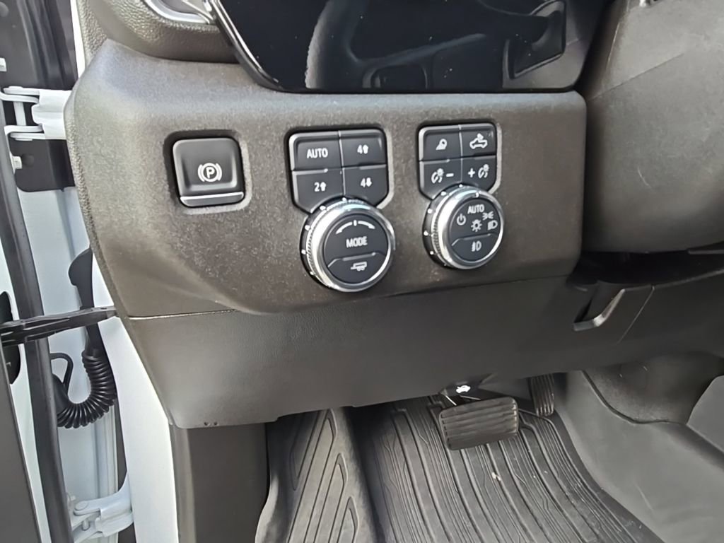 Used 2025 Summit White GMC SLT image 20