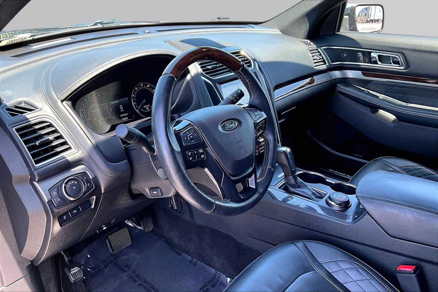 Used 2017 Magnetic Metallic Ford Platinum image 17