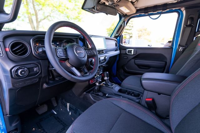 Used 2024 Blue Pearl Jeep Rubicon image 4