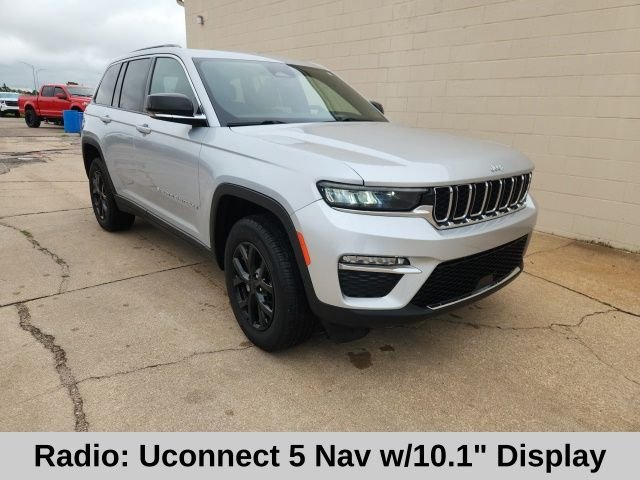 Used 2024 Silver Jeep Limited image 4