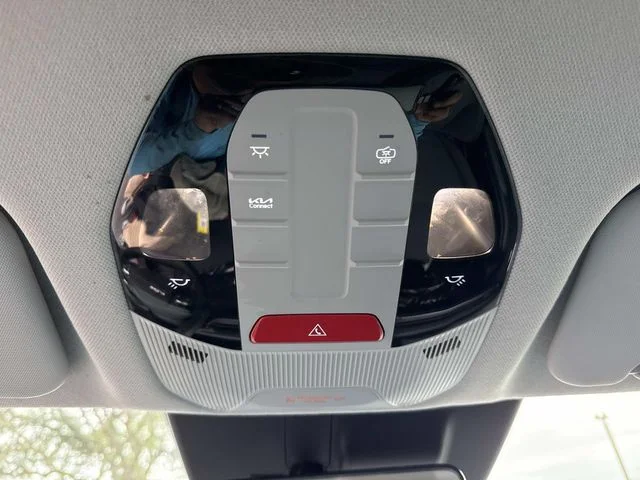 Used 2025 Red Kia LXS image 43