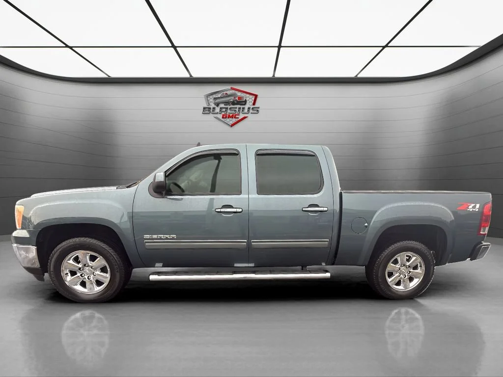 Used 2012 STEALTH GRAY METALLIC GMC SLT image 2