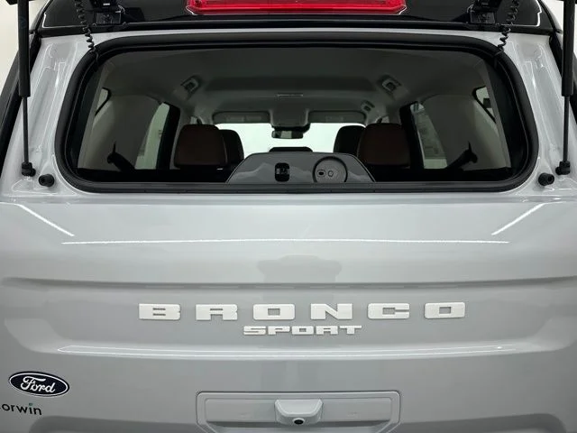 New 2026 Space White Metallic Ford Outer Banks® image 38