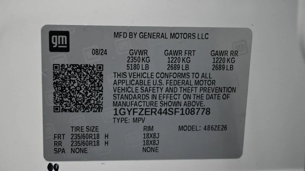 Used 2025 White Cadillac Sport image 24