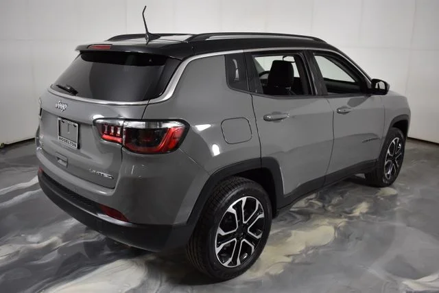 Used 2022 Gray Jeep Limited image 10