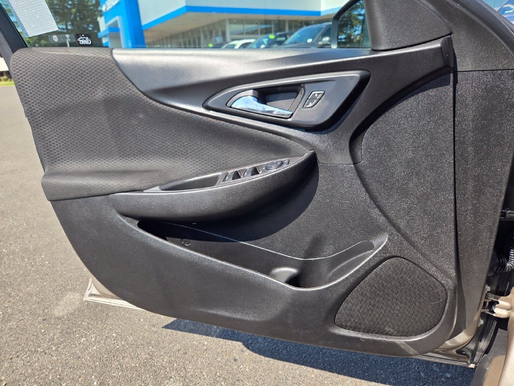 Used 2025 Gray Chevrolet LT image 13