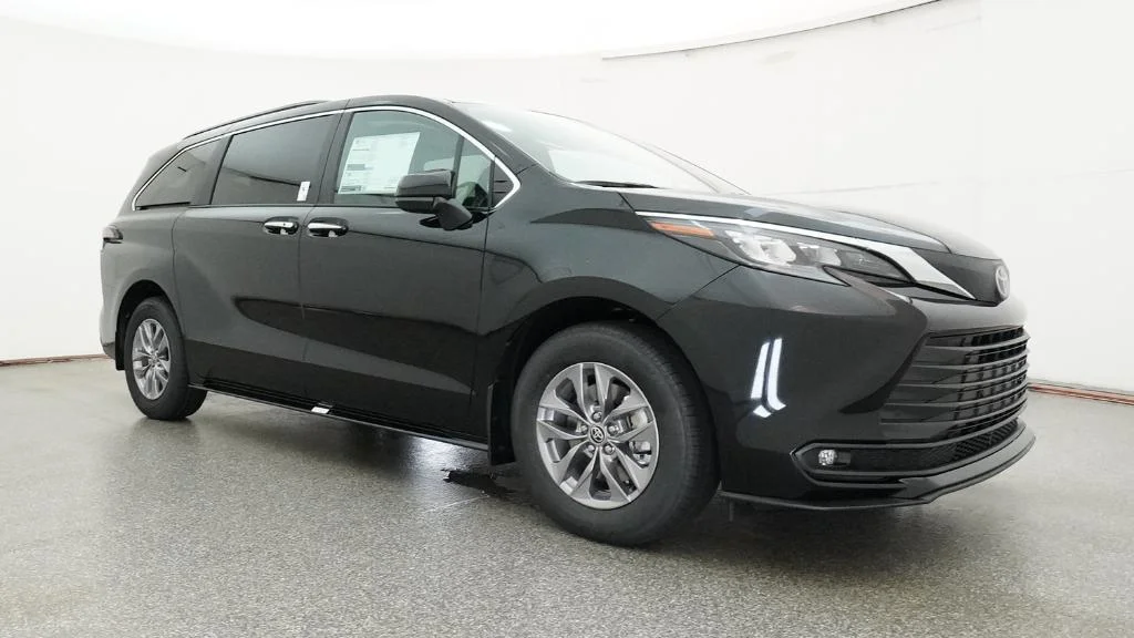 New 2026 Midnight Black Metallic Toyota XLE image 4