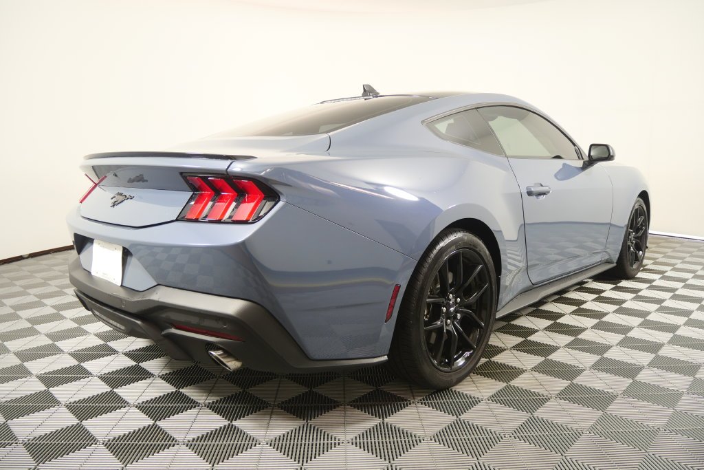 Used 2025 Vapor Blue Ford EcoBoost image 5