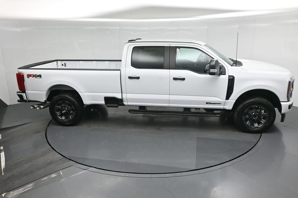 New 2026 Oxford White Ford XL image 47