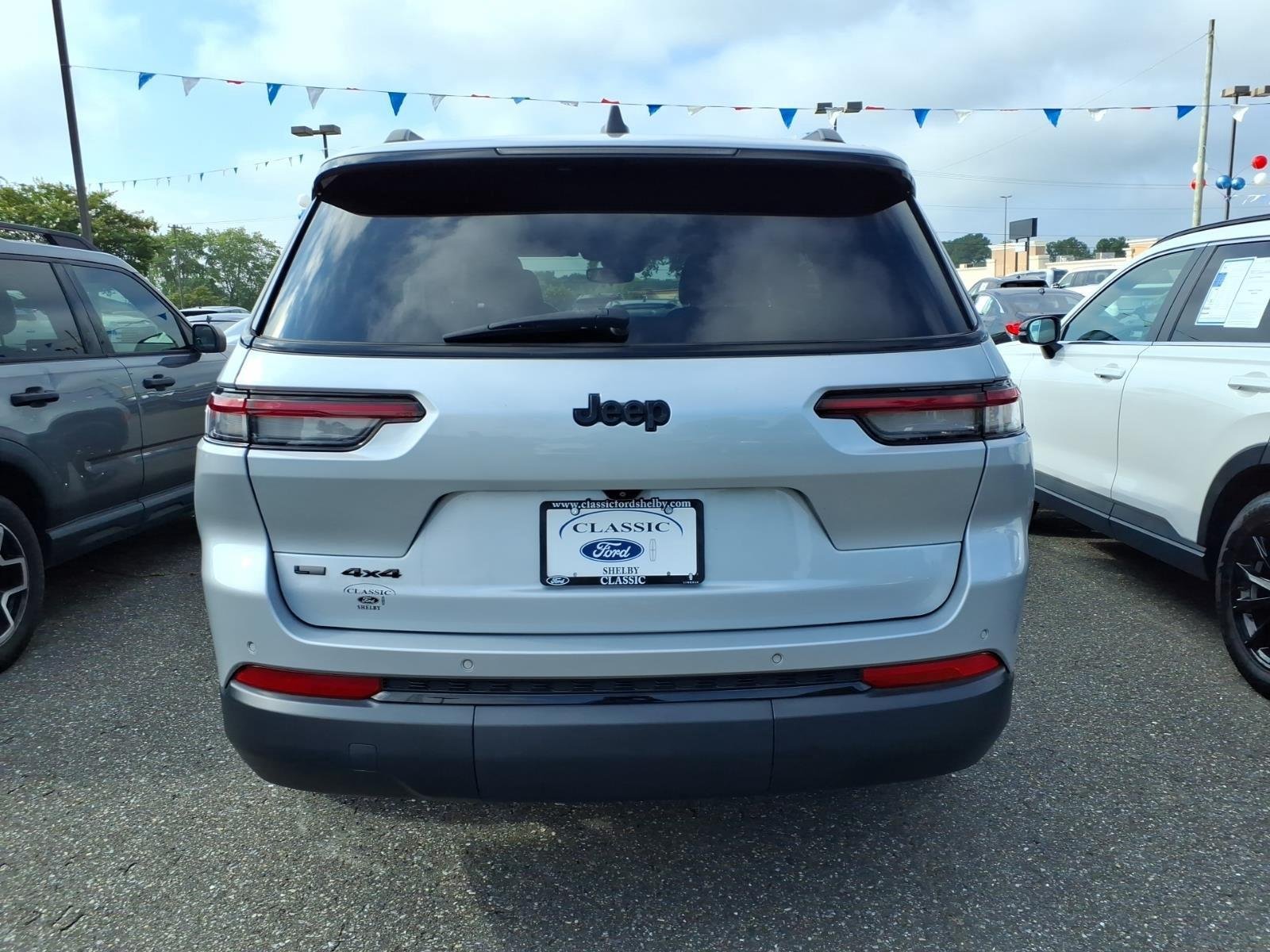 Used 2021 Silver Zynith Jeep Altitude image 5
