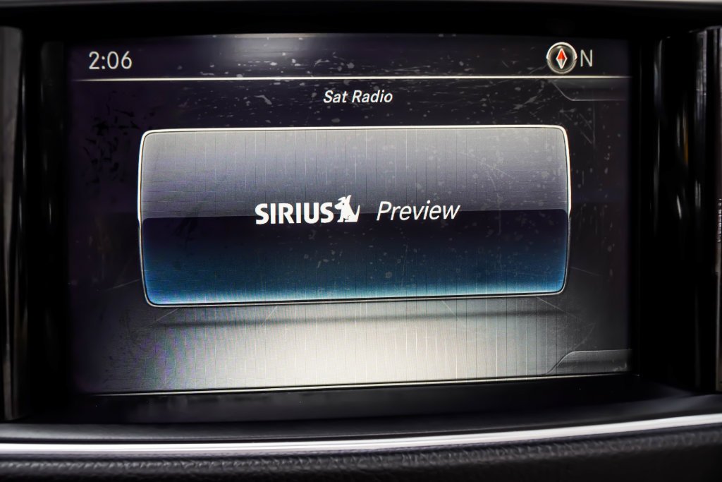 Used 2019 White Mercedes-Benz SL 550 image 29