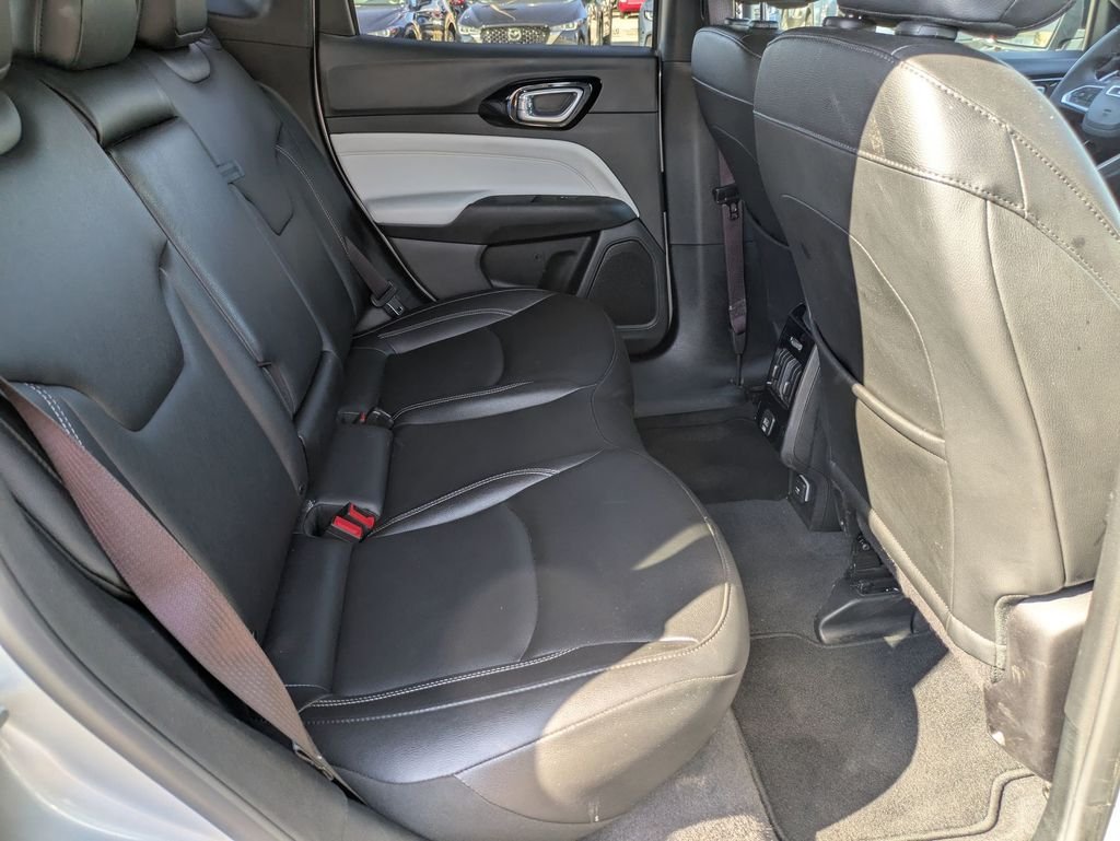 Used 2025 Silver Jeep Limited image 25