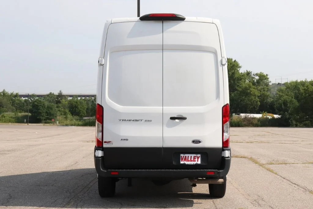 Used 2022 Oxford White Ford Base image 8