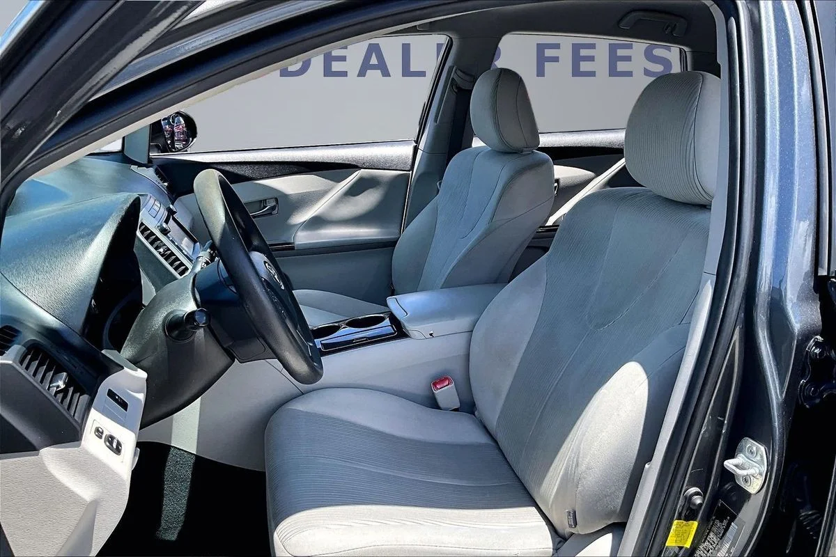 Used 2013 Gray Toyota LE image 20