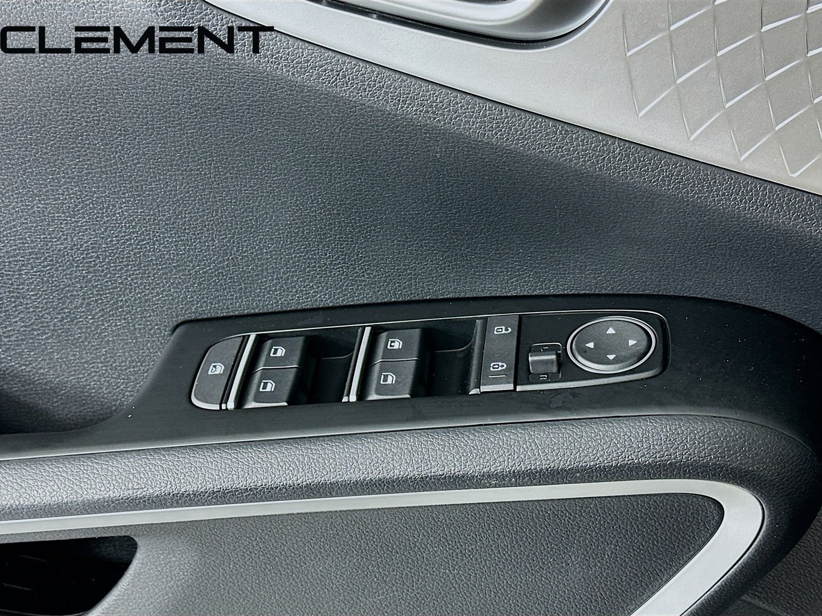 Used 2020 Black Kia LX image 24
