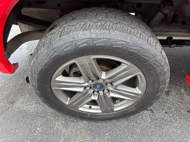 Used 2020 Red Ford XLT image 13