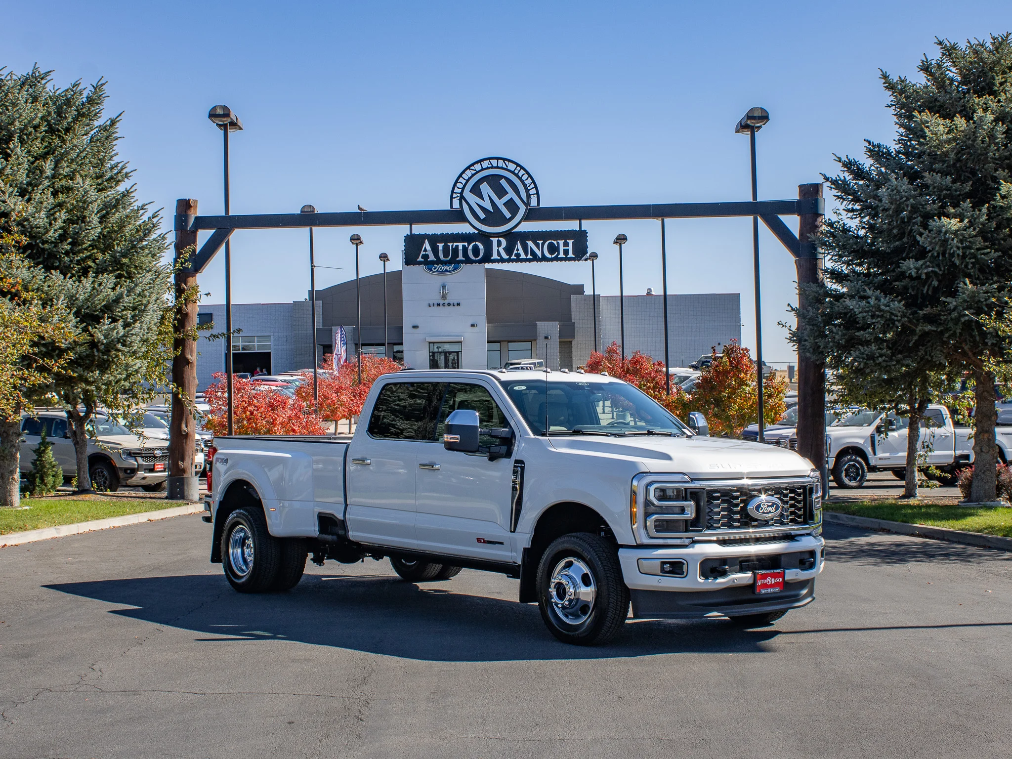 2027 Ford F-350 Super Duty Platinum