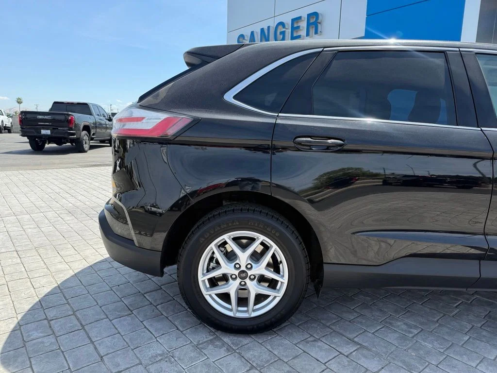 Used 2024 Black Ford SEL image 12