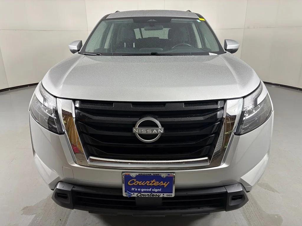 Used 2024 Silver Nissan SV image 3