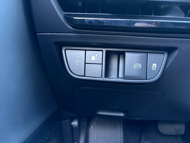 Certified Used 2024 Snow White Pearl Kia Light image 39