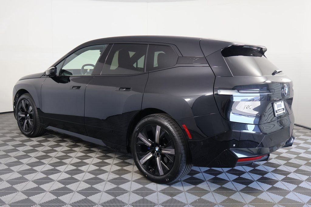 Certified Used 2024 Black Sapphire Metallic BMW xDrive50 image 4