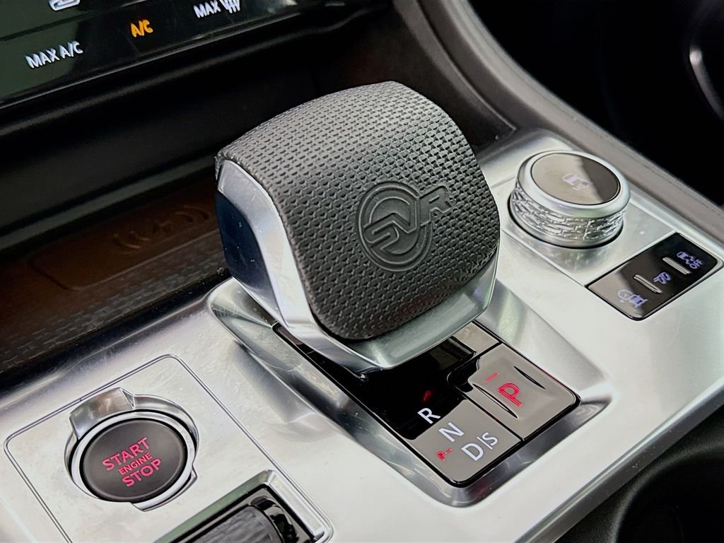 Certified Used 2021  Jaguar SVR image 18