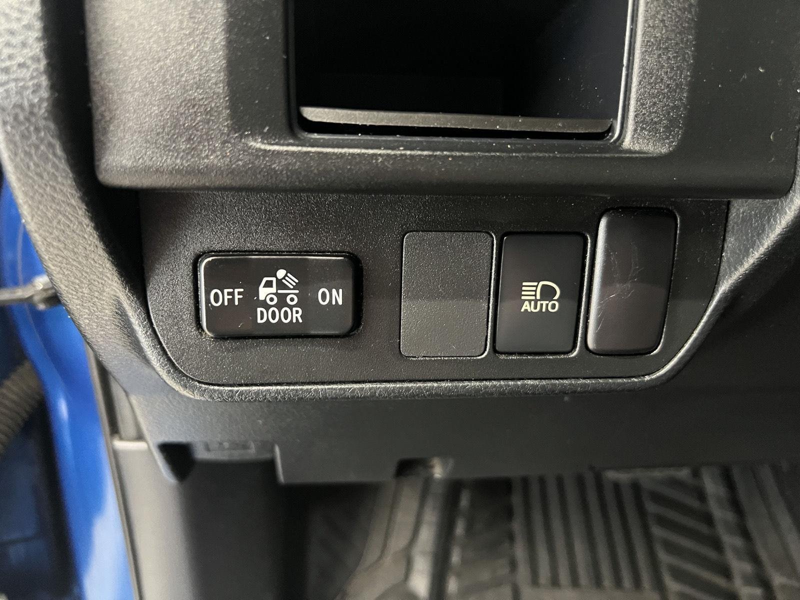 Used 2018 Blazing Blue Pearl Toyota SR5 V6 image 15