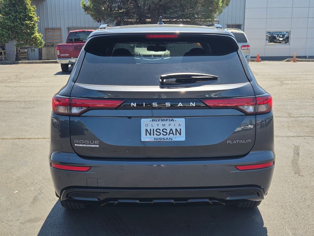 New 2026 Gray Nissan Platinum image 4