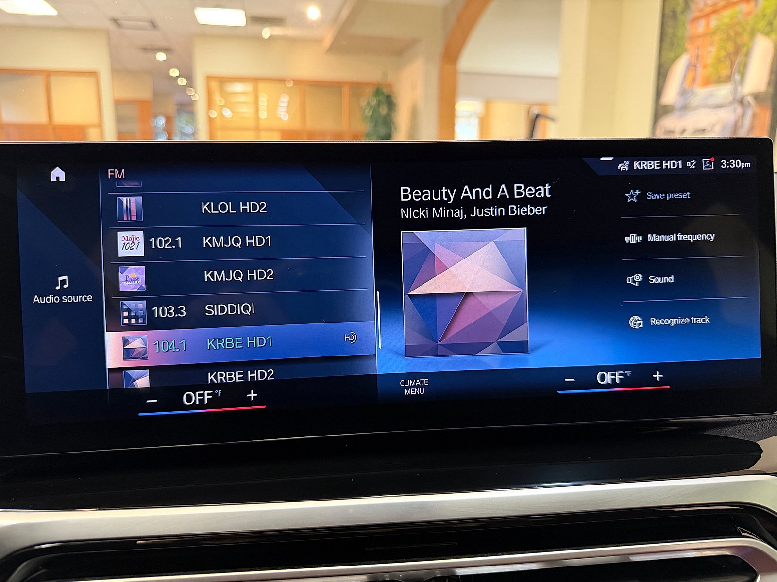 Used 2024  BMW  image 19