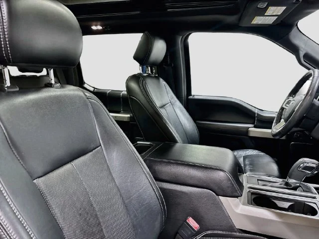 Used 2019  Ford XL image 21
