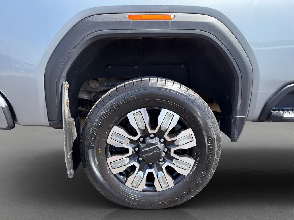 Used 2024 Silver GMC Denali image 24